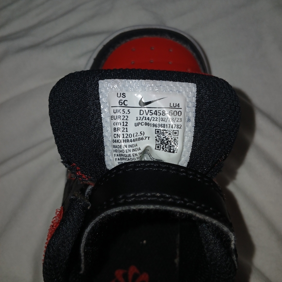 Nike Other - Nike Kids Black and Red Velcro Strap Sneakers